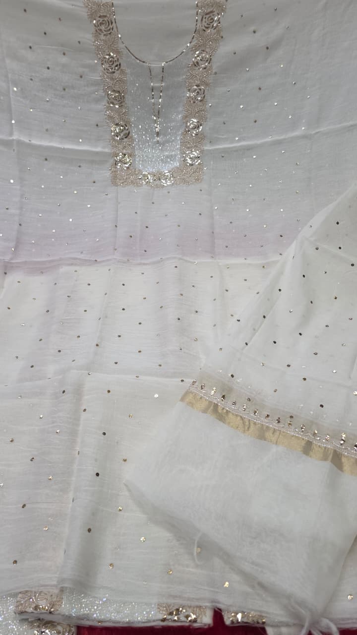 dress mal neck rose design